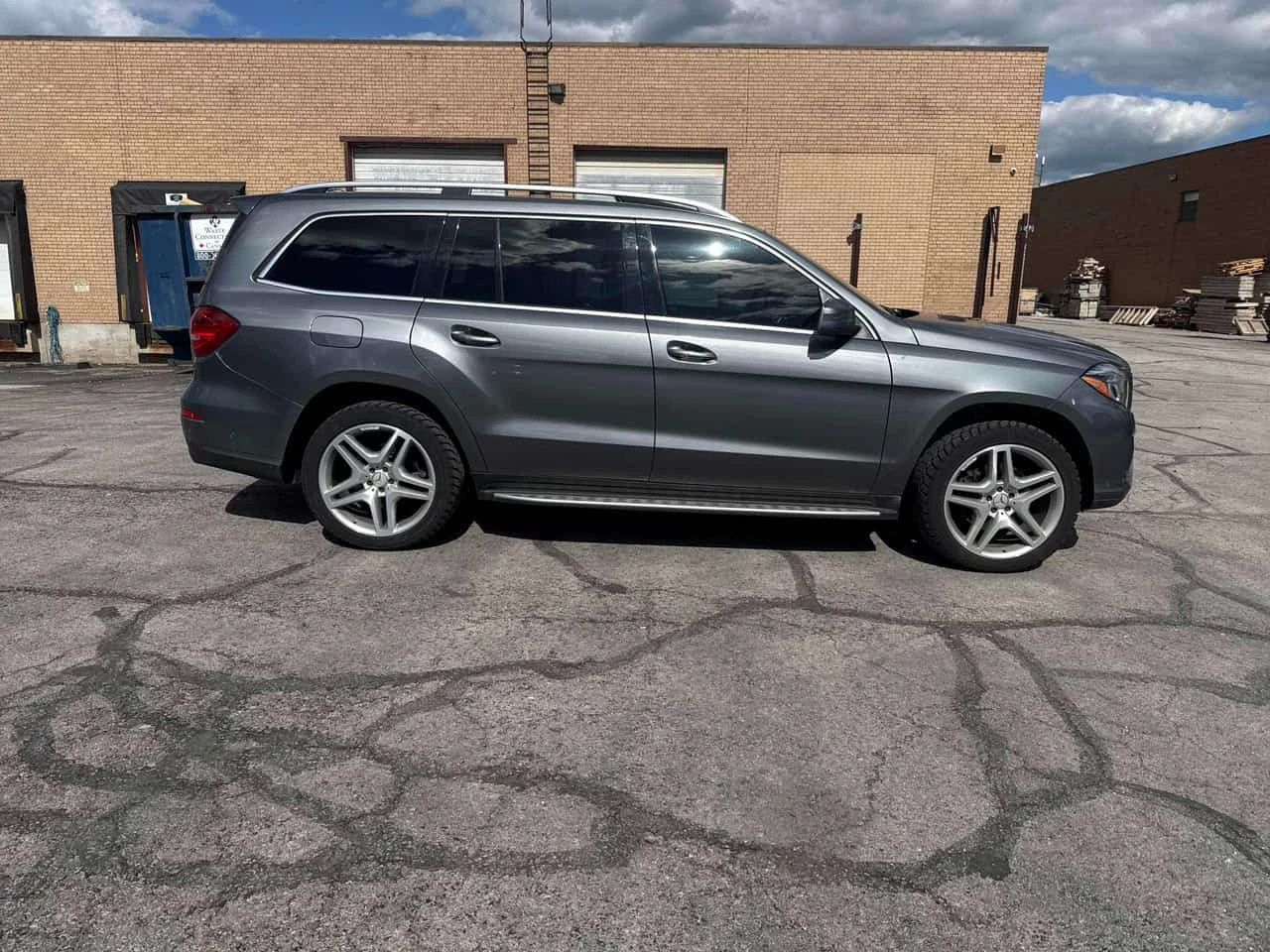 Mercedes-Benz GLS * 450 * CARFAX * ЦЕНА ДО БГ, снимка 4 - Автомобили и джипове - 54627358