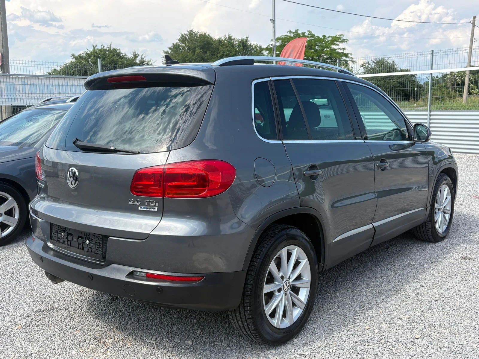 VW Tiguan 2.0TDI-HI-LINE, снимка 5 - Автомобили и джипове - 54802850