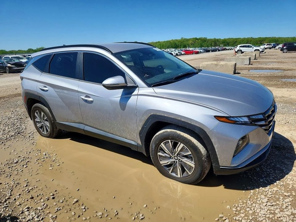 Hyundai Tucson, снимка 4 - Автомобили и джипове - 55125192