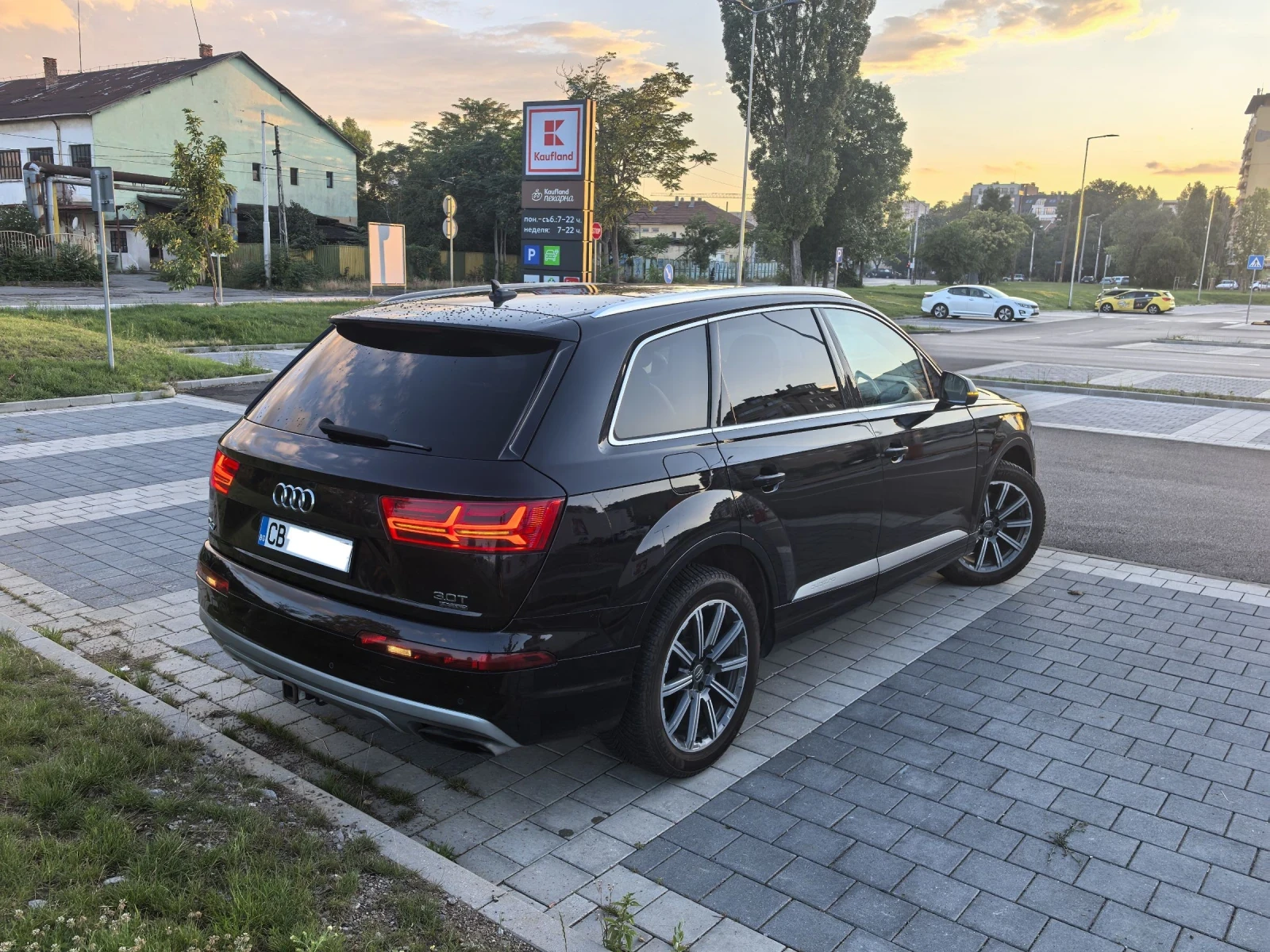 Audi Q7 Premium Plus| 7 места | С включено ДДС, снимка 6 - Автомобили и джипове - 55167257