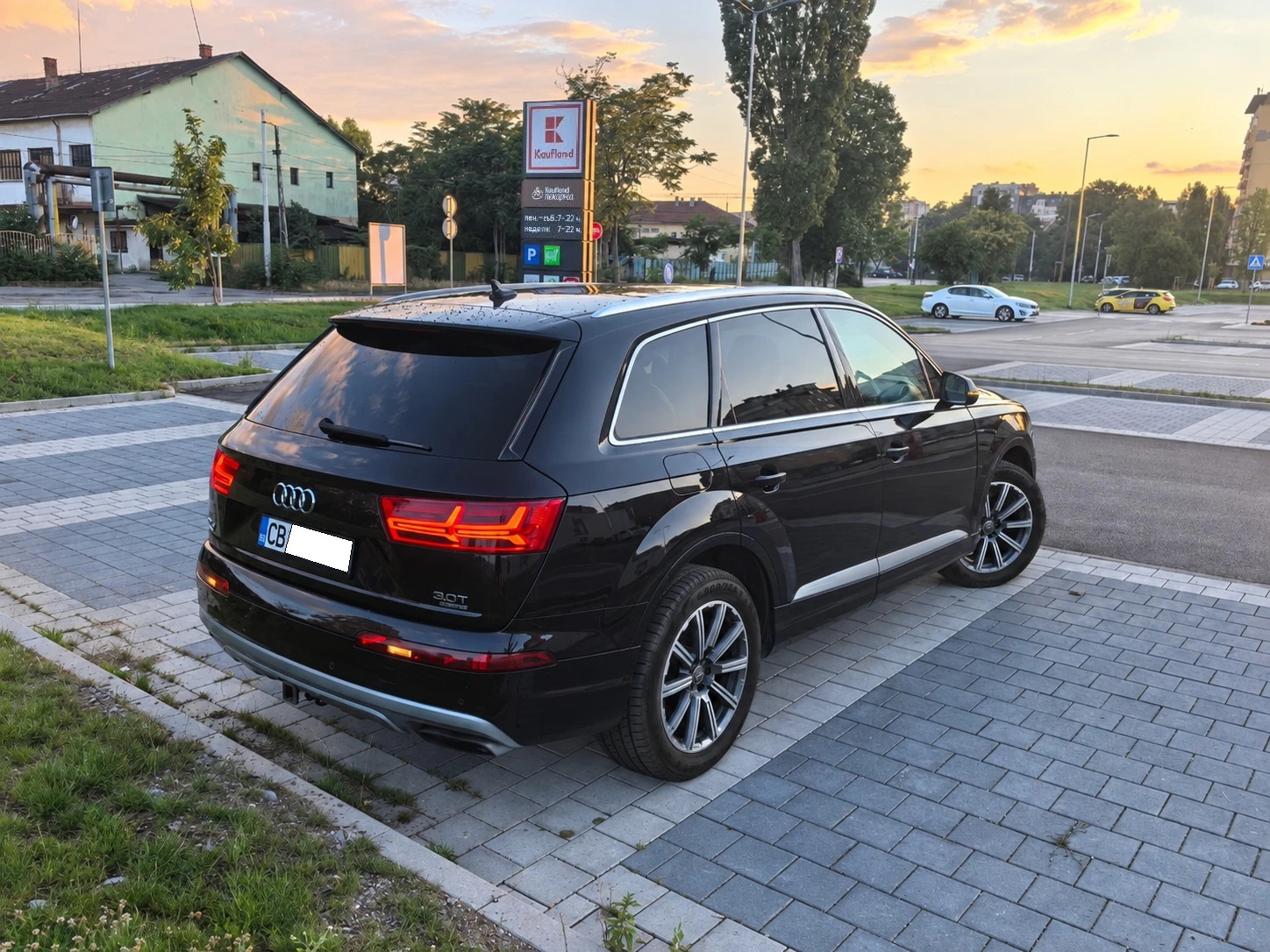 Audi Q7 Premium Plus| 7 места | С включено ДДС, снимка 6 - Автомобили и джипове - 55962440