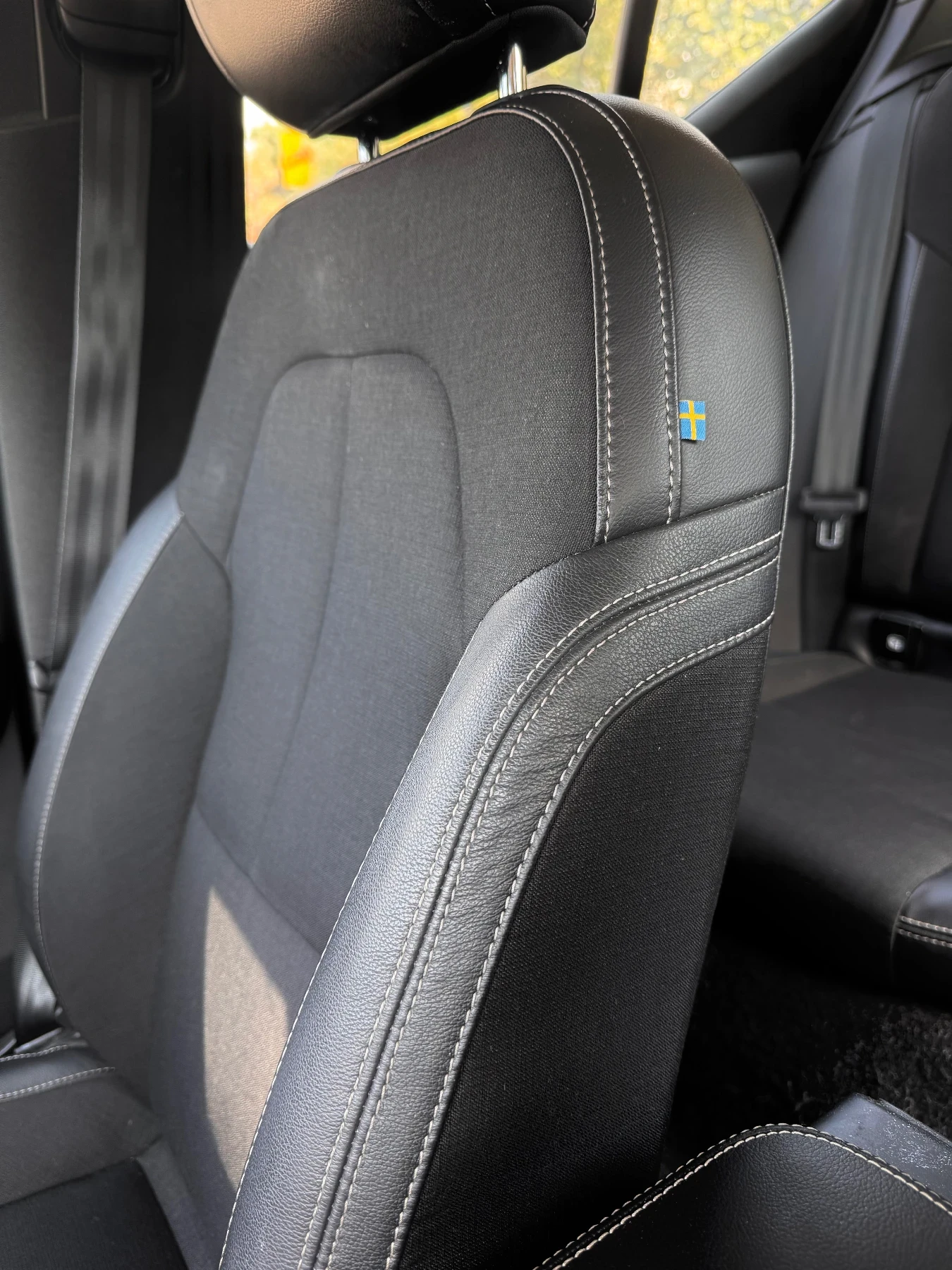 Volvo XC40, снимка 6 - Автомобили и джипове - 55779599