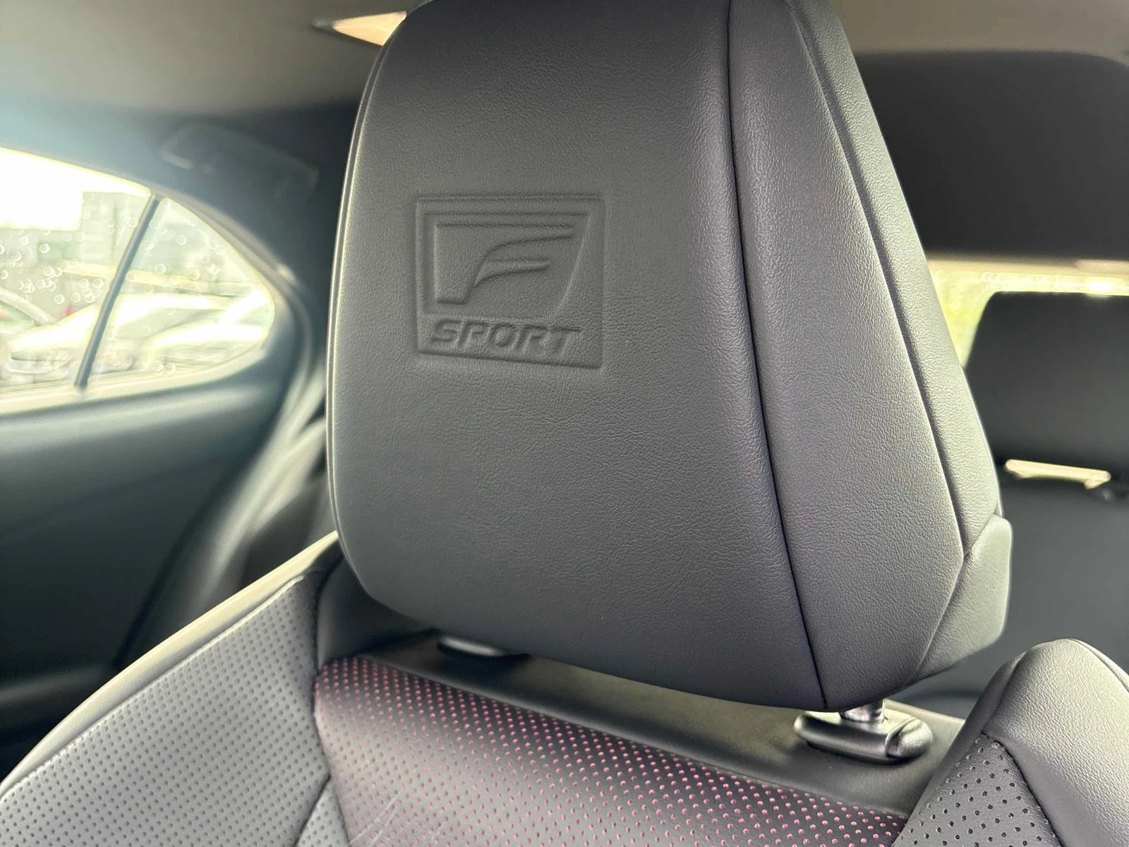 Lexus UX 300h  F-SPORT / ОБДУХВАНЕ / HUD / PANO , снимка 11 - Автомобили и джипове - 55951505