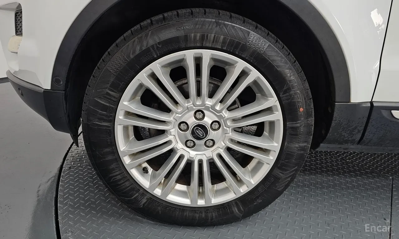 Land Rover Range Rover Evoque 2.2 SD4 Prestige, снимка 5 - Автомобили и джипове - 56390532