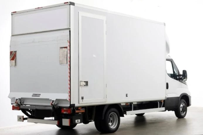 Iveco Daily 35C18* HI-MATIC* БОРД 1000кг* LED* 4.40m* КЛИМА - изображение 4