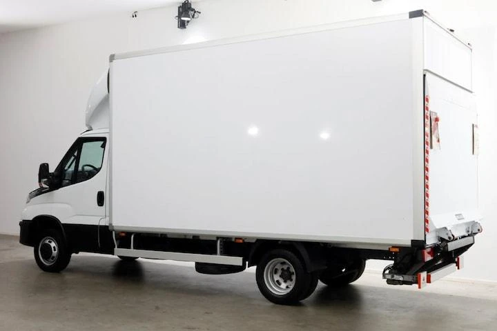 Iveco Daily 35C18* HI-MATIC* БОРД 1000кг* LED* 4.40m* КЛИМА - изображение 5