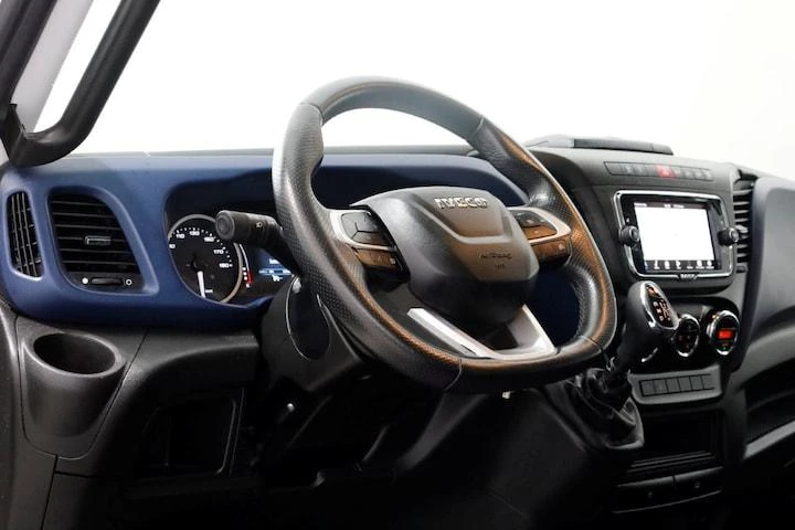 Iveco Daily 35C18* HI-MATIC* БОРД 1000кг* LED* 4.40m* КЛИМА - изображение 10