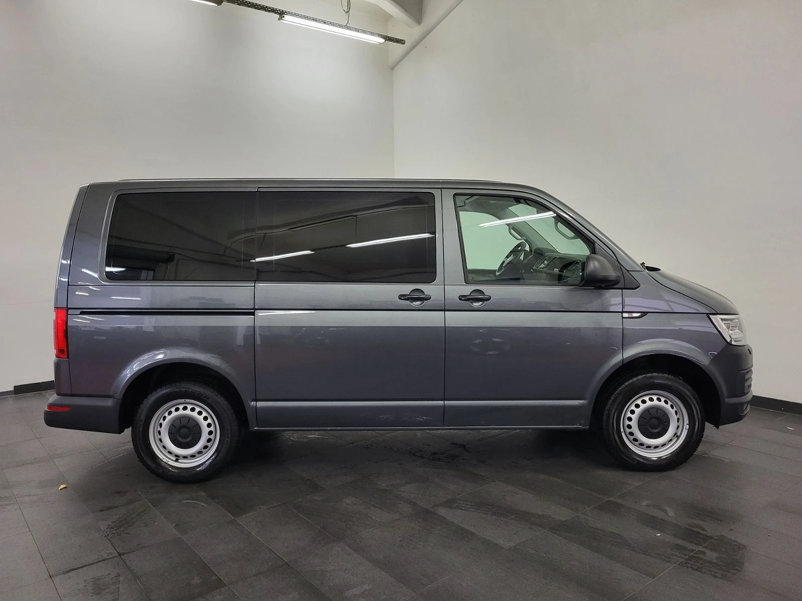 VW Caravelle 2.0 TDI - изображение 9