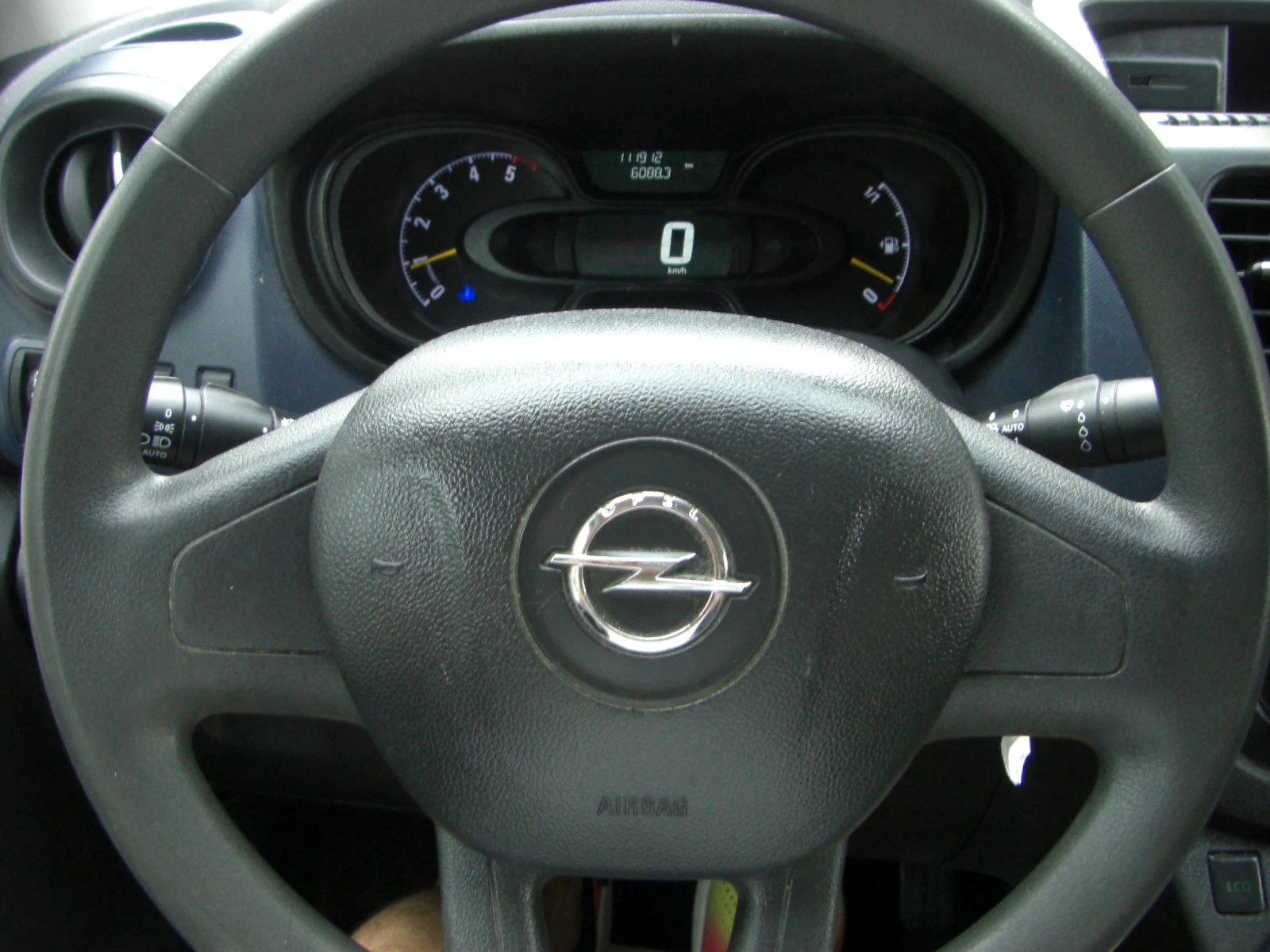 Opel Vivaro 1.6cdti KLIMA 6ck.EURO 6, снимка 10 - Бусове и автобуси - 54686069