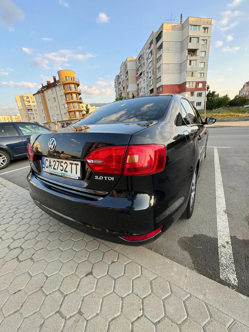 VW Jetta, снимка 16 - Автомобили и джипове - 46713816