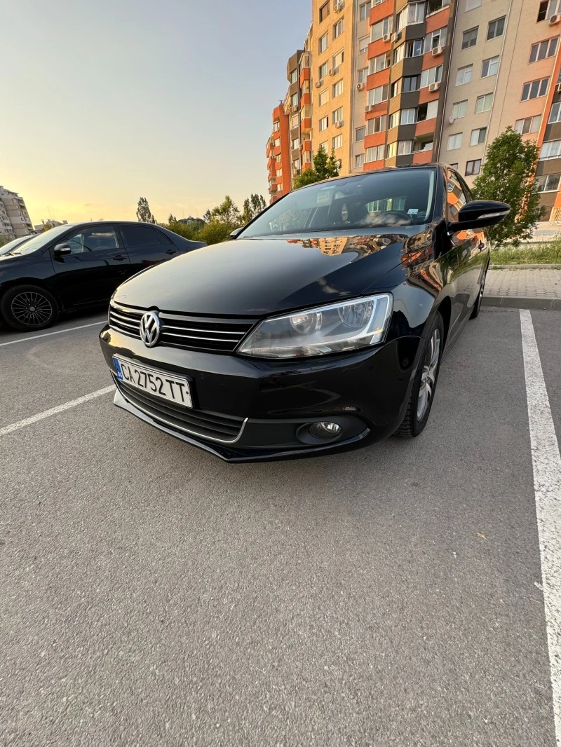 VW Jetta, снимка 1 - Автомобили и джипове - 46713816