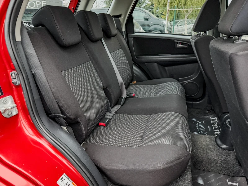 Suzuki SX4 1.6i - ГАЗ/БЕНЗИН - 4x4, снимка 11 - Автомобили и джипове - 52053149