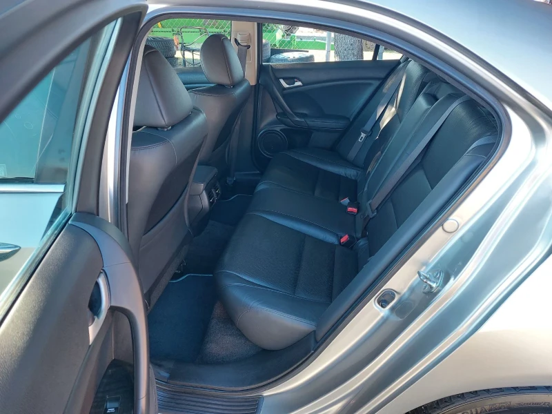 Honda Accord 2.0i, 6ск, снимка 8 - Автомобили и джипове - 52938617