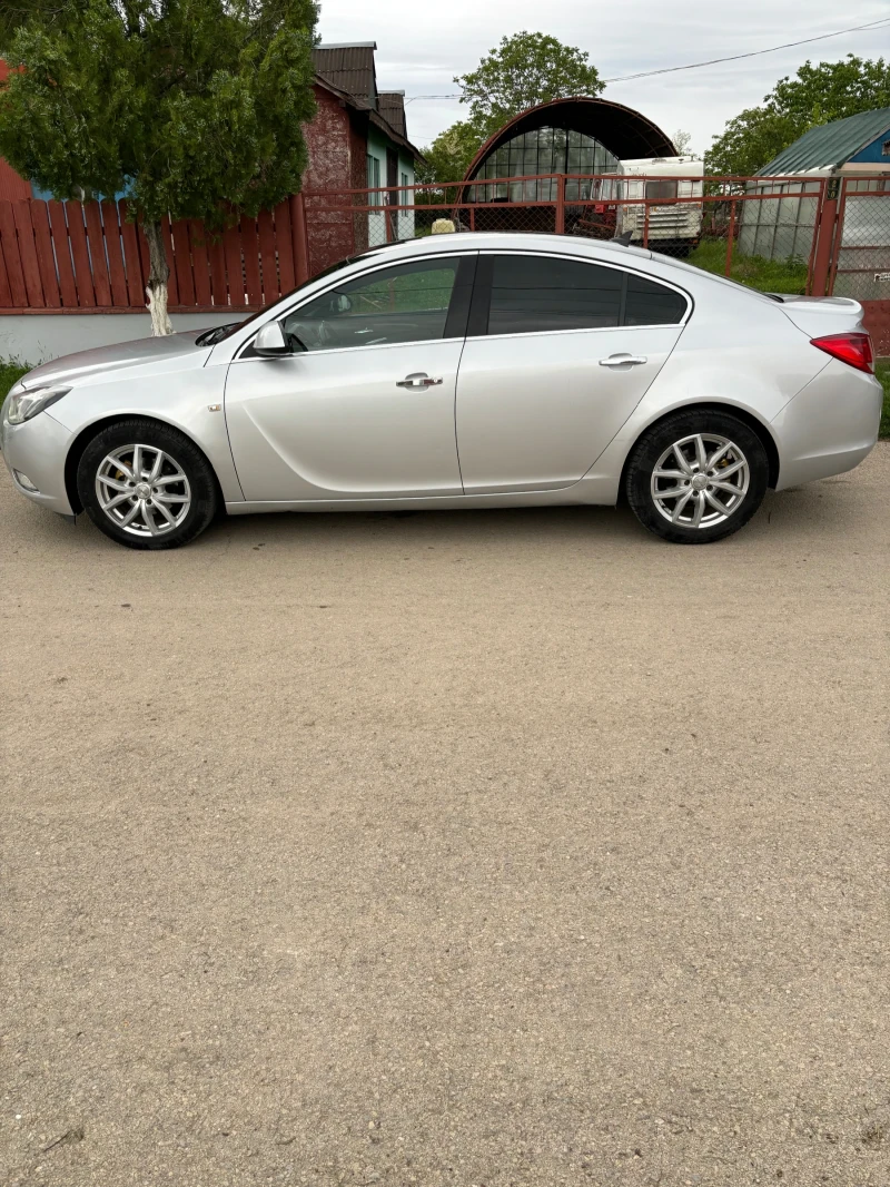 Opel Insignia, снимка 6 - Автомобили и джипове - 53359875