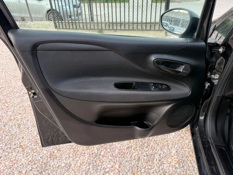 Fiat Punto GRANDE, 1.2 Бензин, Регистрирана - изображение 9