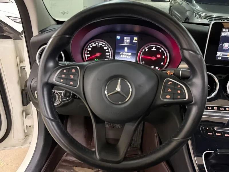 Mercedes-Benz C 200 W205 D, снимка 9 - Автомобили и джипове - 55015229
