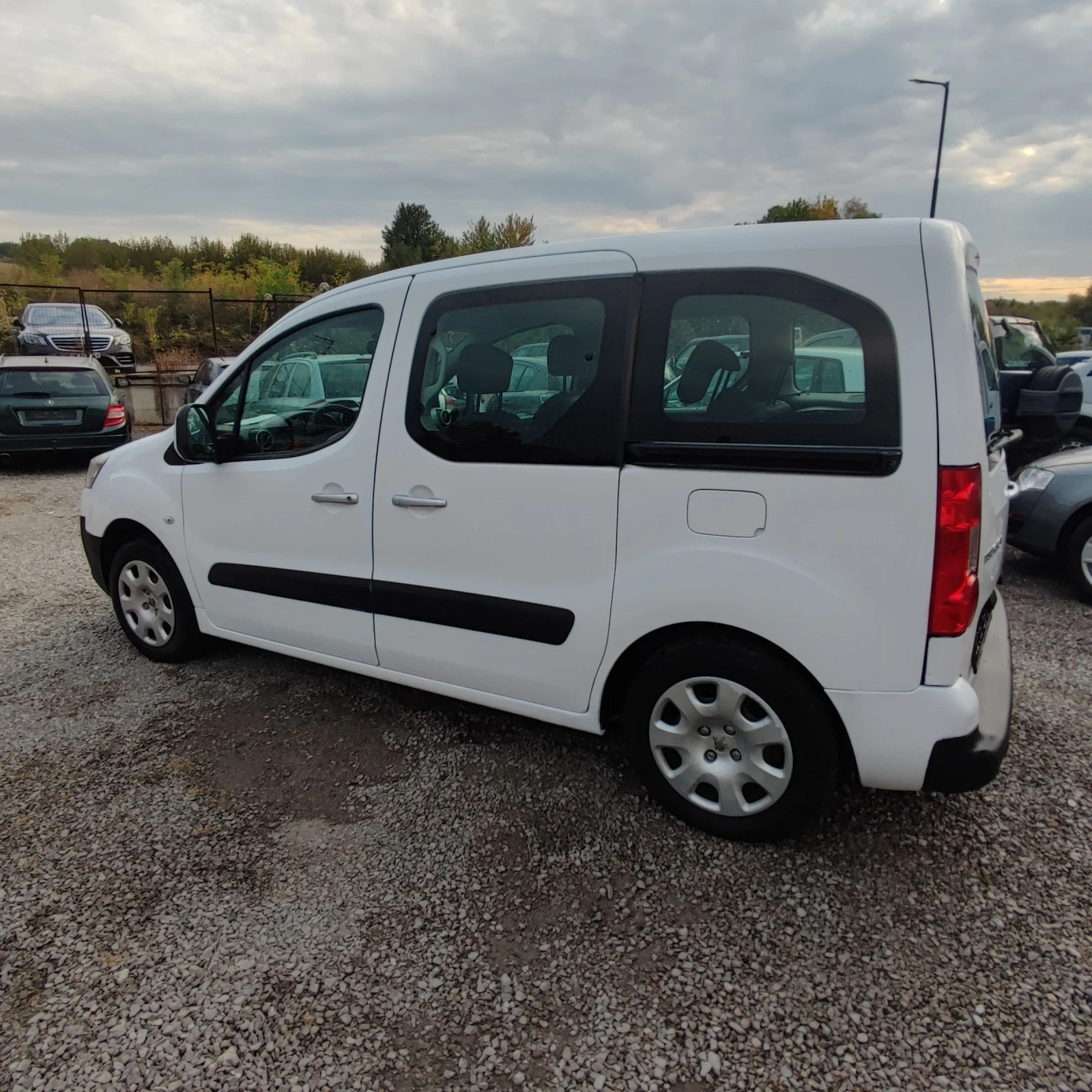 Peugeot Partner TEPEE* 1.6HDI* 90ks* ПЪТНИЧЕСКИ*  - изображение 8