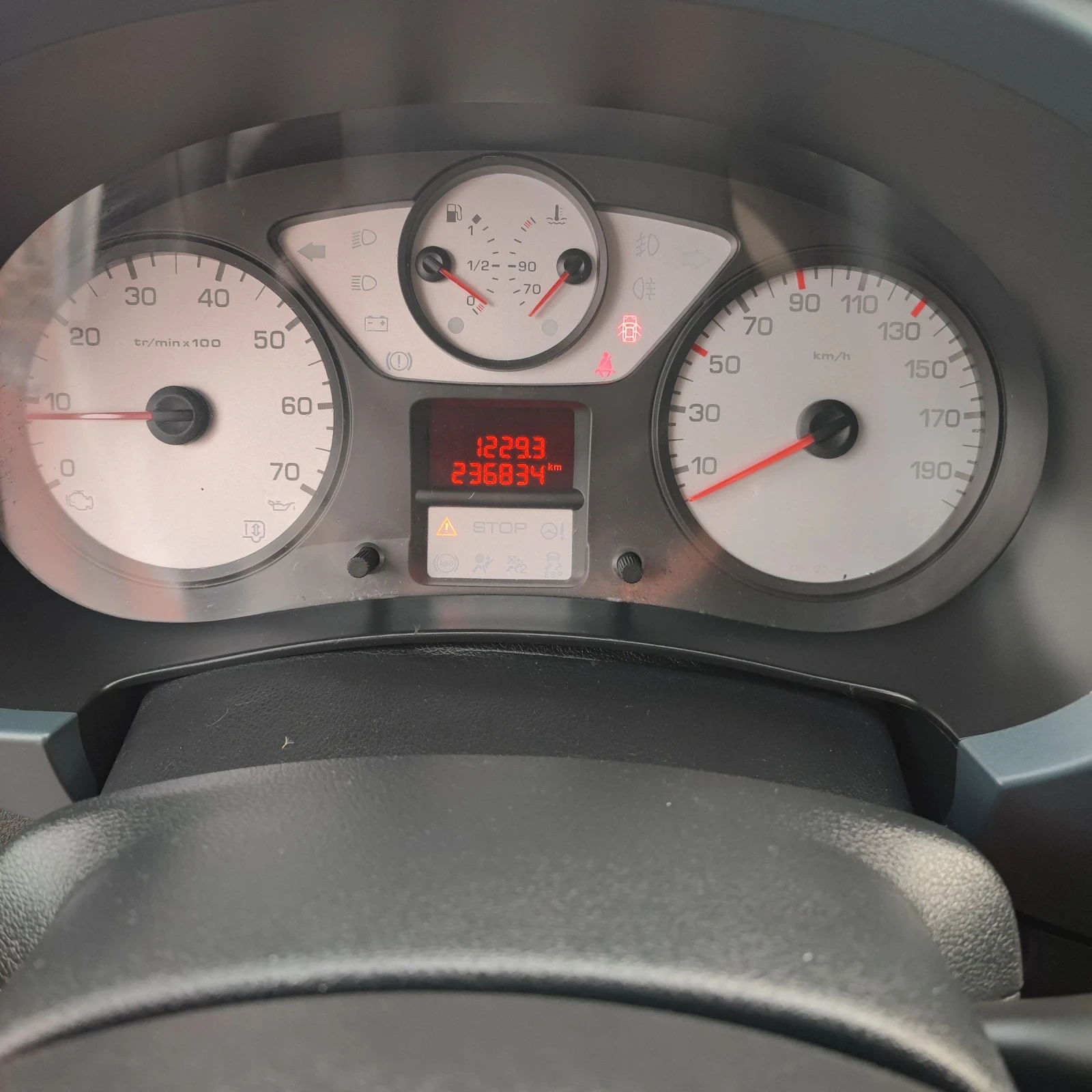 Peugeot Partner TEPEE* 1.6HDI* 90ks* ПЪТНИЧЕСКИ*  | Mobile.bg — изображение 14