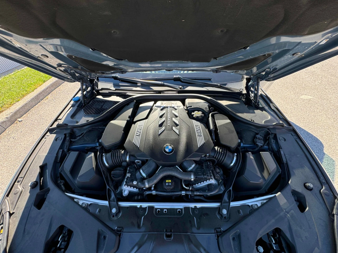 BMW 850 * АВТО КРЕДИТ* ЦЕНА ДО БГ * CARFAX *  - изображение 7