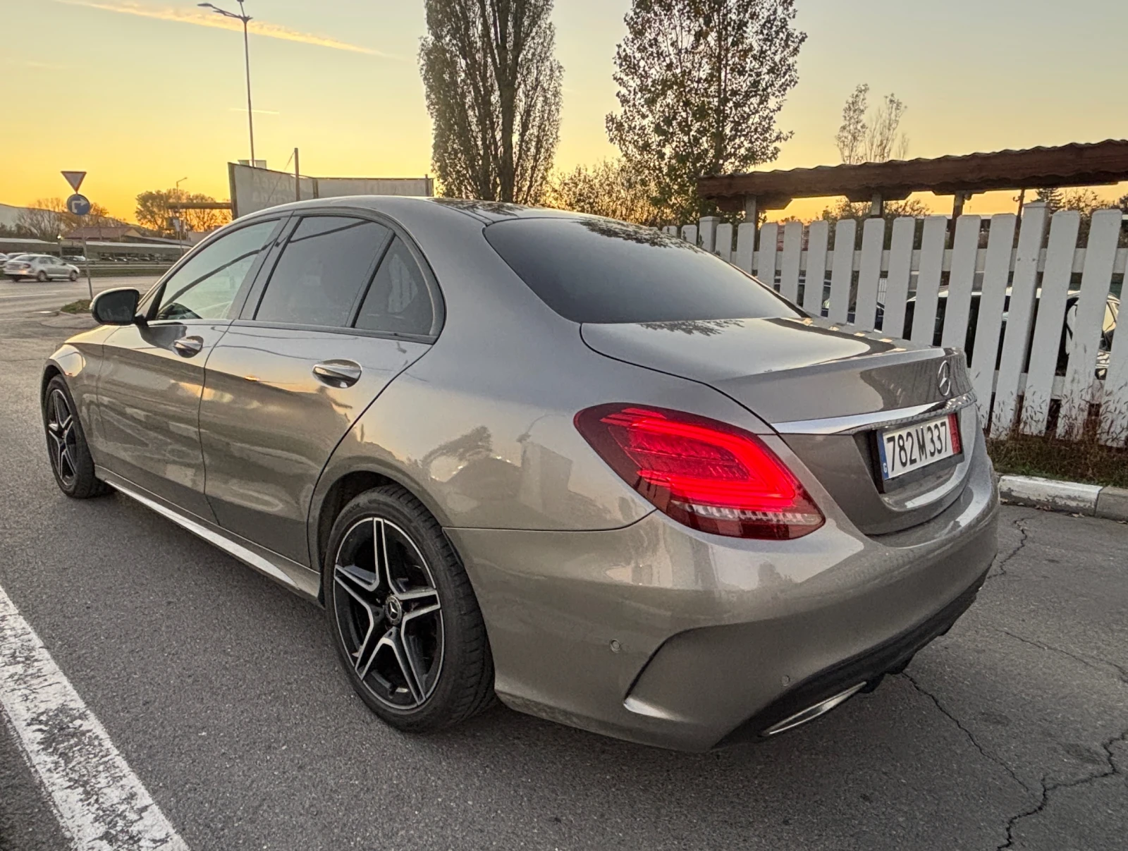 Mercedes-Benz C 180 d * AMG  * 9G * Panorama * Carplay * Camera | Mobile.bg   8