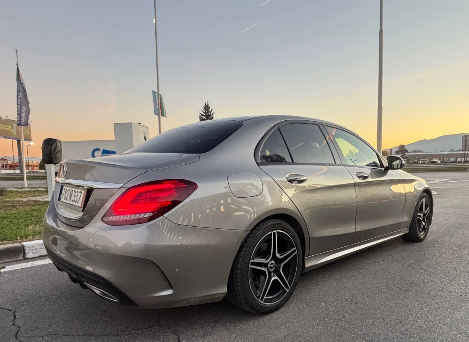 Mercedes-Benz C 180 d * AMG  * 9G * Panorama * Carplay * Camera | Mobile.bg   6