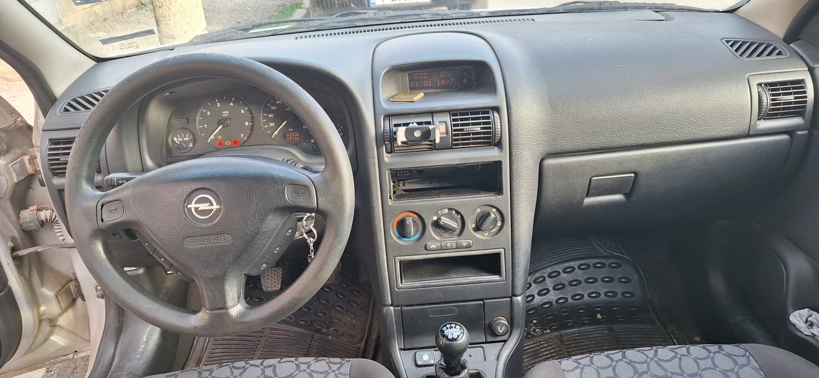 Opel Astra 1.8 16V - изображение 9