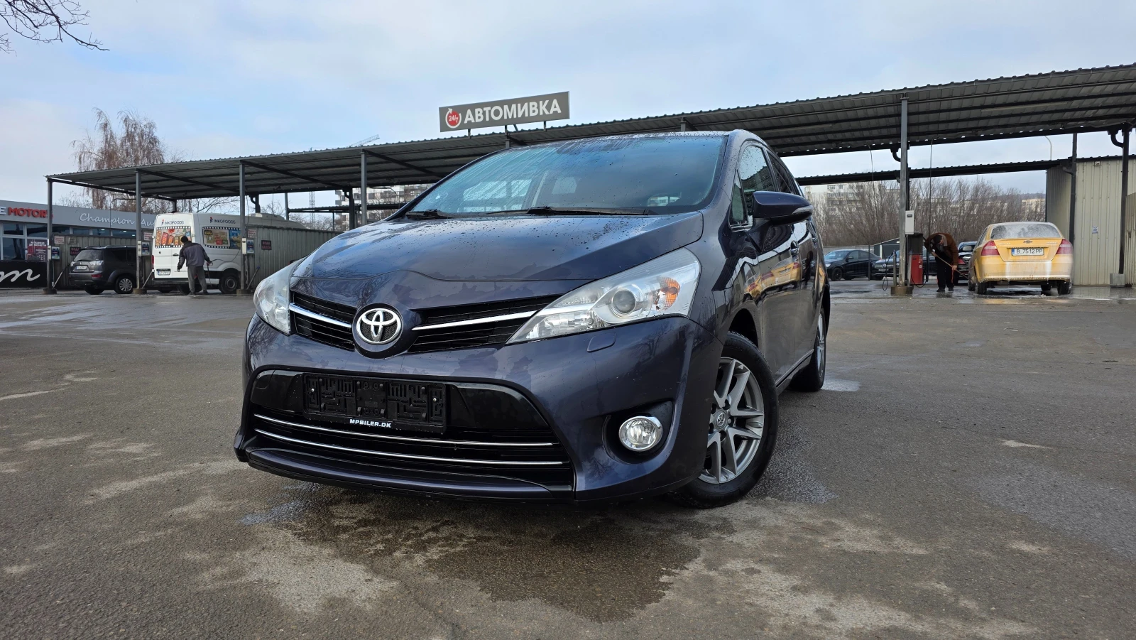Toyota Verso УНИКАТ/FACE LIFT/7m, снимка 3 - Автомобили и джипове - 53727403