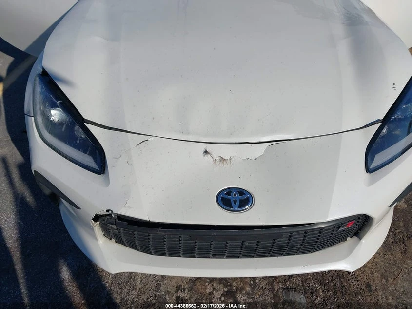 Toyota GR86 2.4l Premium, снимка 6 - Автомобили и джипове - 53744637