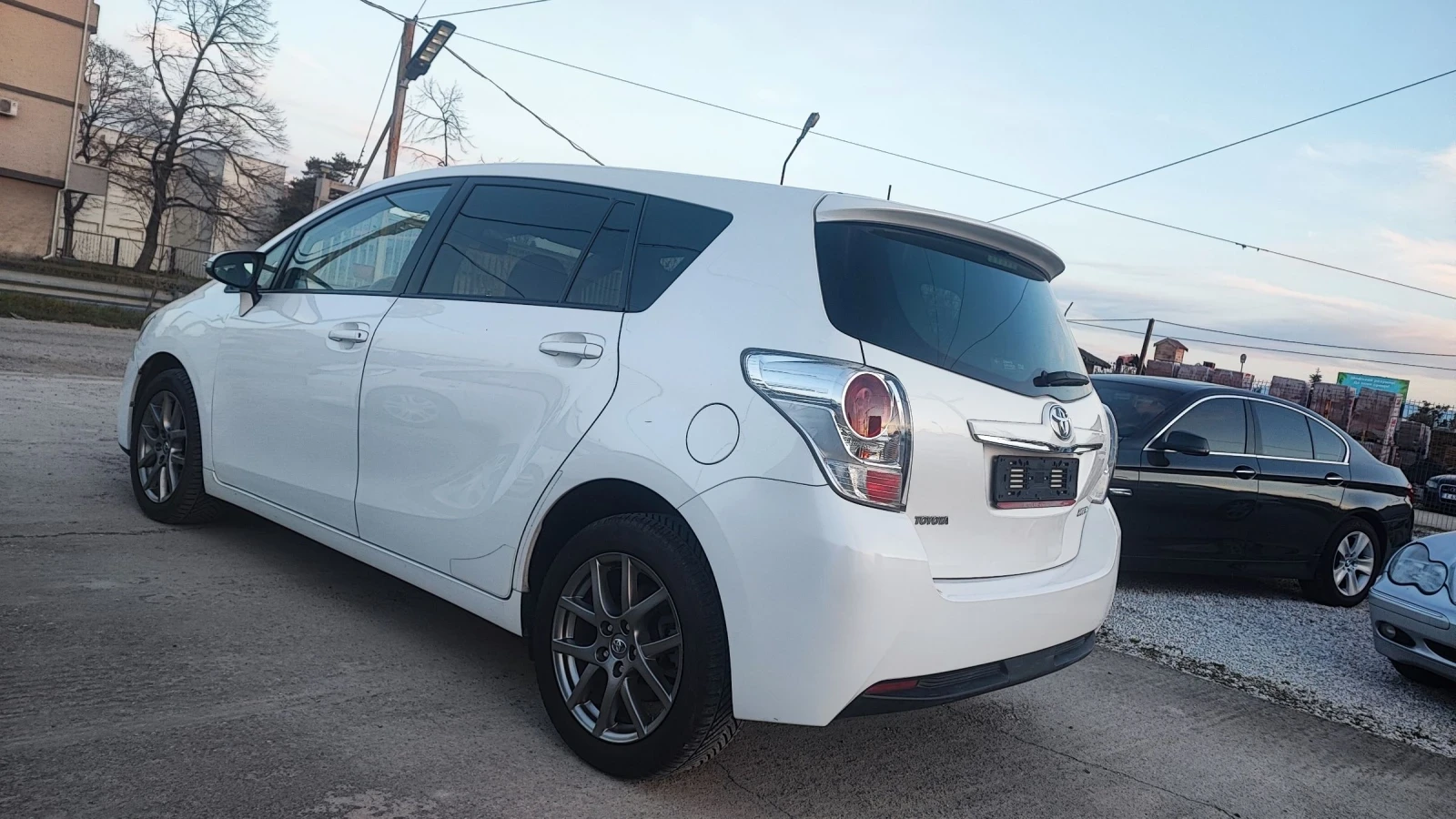 Toyota Verso 1.6i 7-местна, снимка 10 - Автомобили и джипове - 53800836