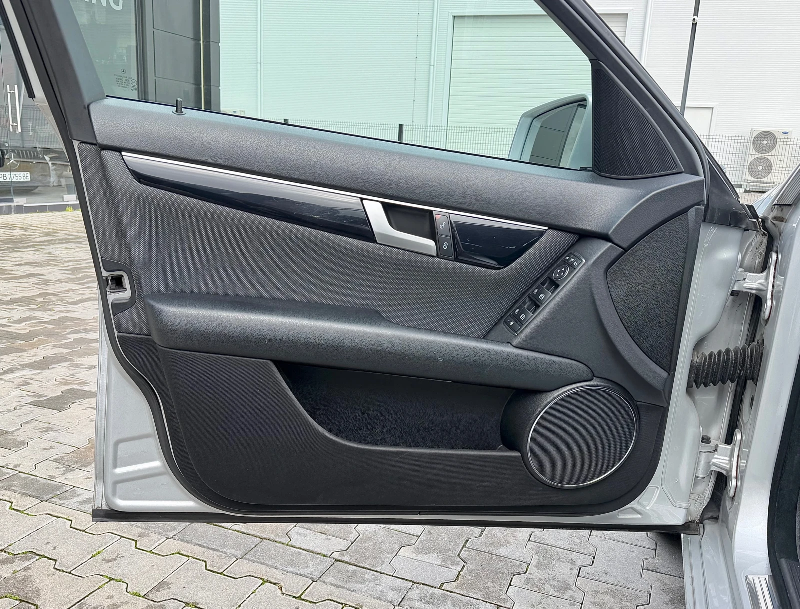 Mercedes-Benz C 200 CDi * Facelift* LED/Навигация, снимка 12 - Автомобили и джипове - 54083627