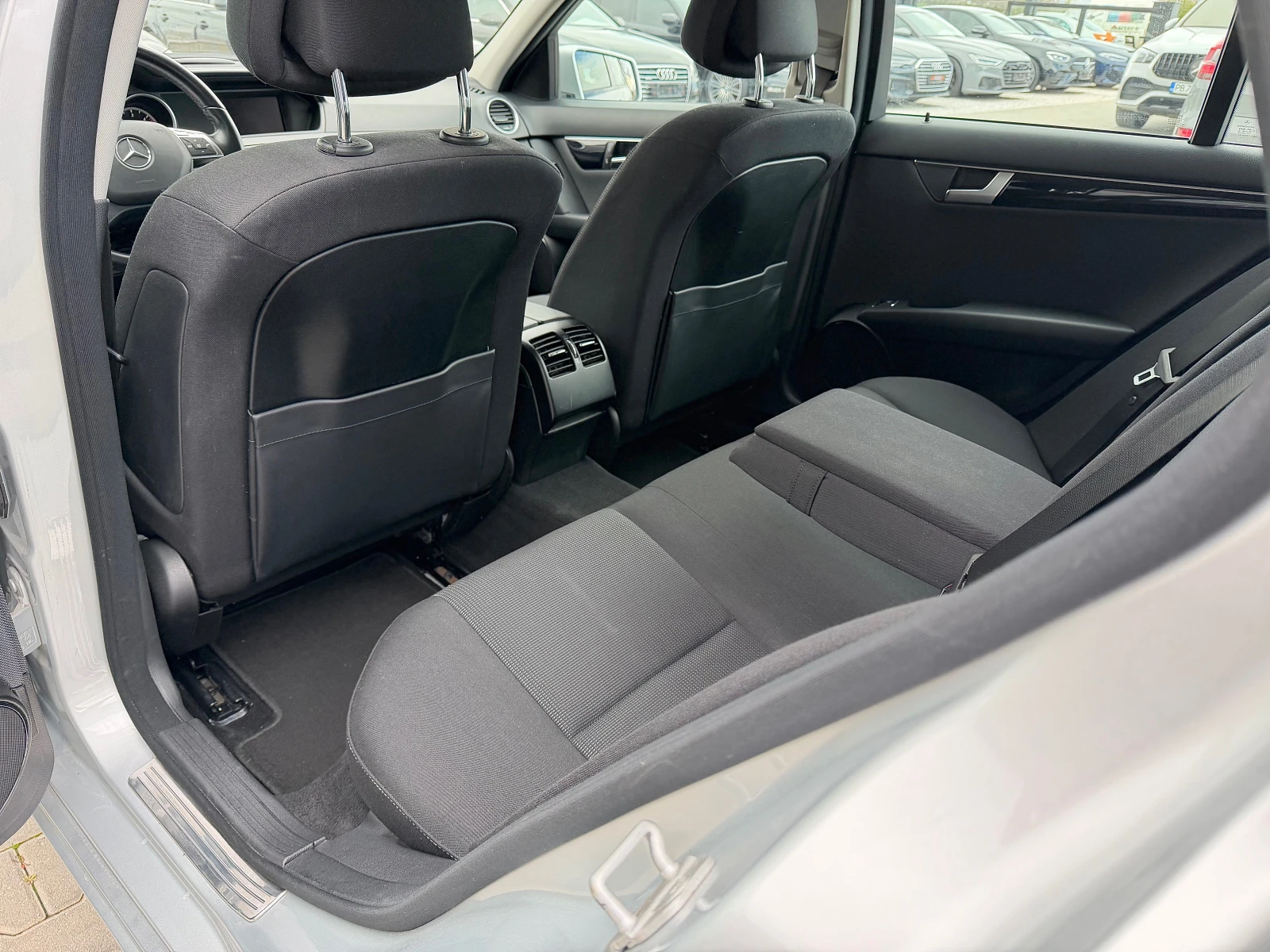 Mercedes-Benz C 200 CDi * Facelift* LED/Навигация, снимка 10 - Автомобили и джипове - 54083627