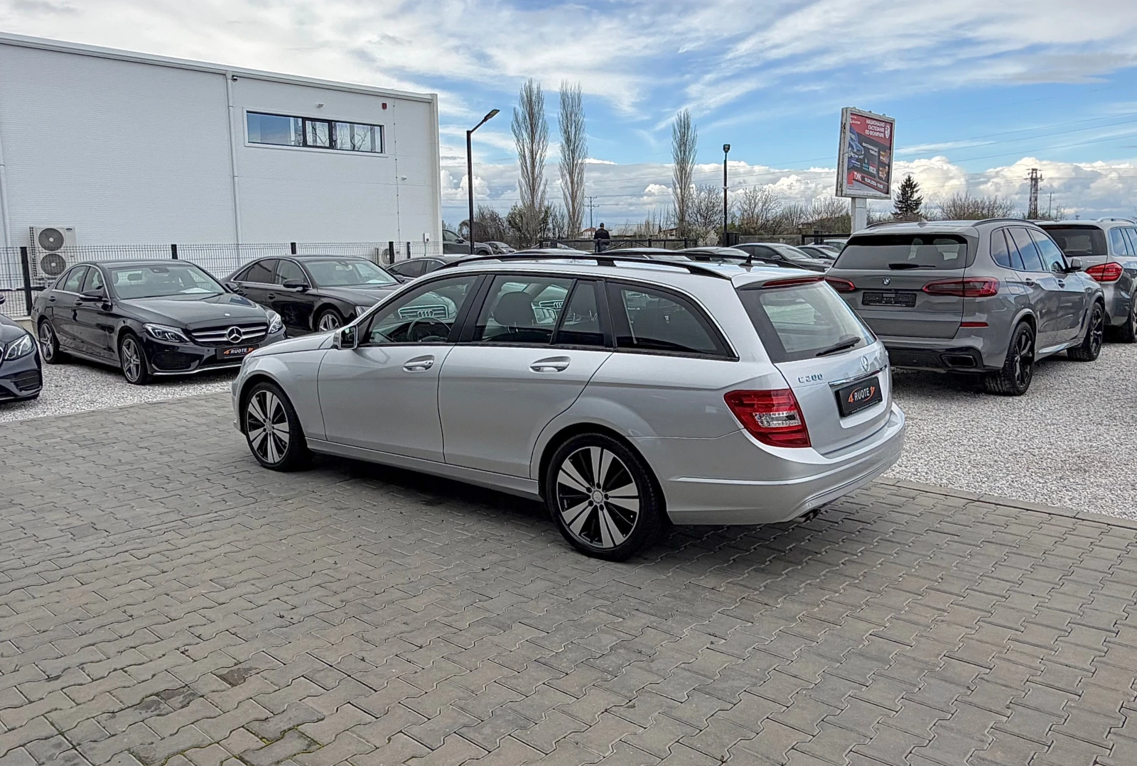 Mercedes-Benz C 200 CDi * Facelift* LED/Навигация, снимка 6 - Автомобили и джипове - 54083627