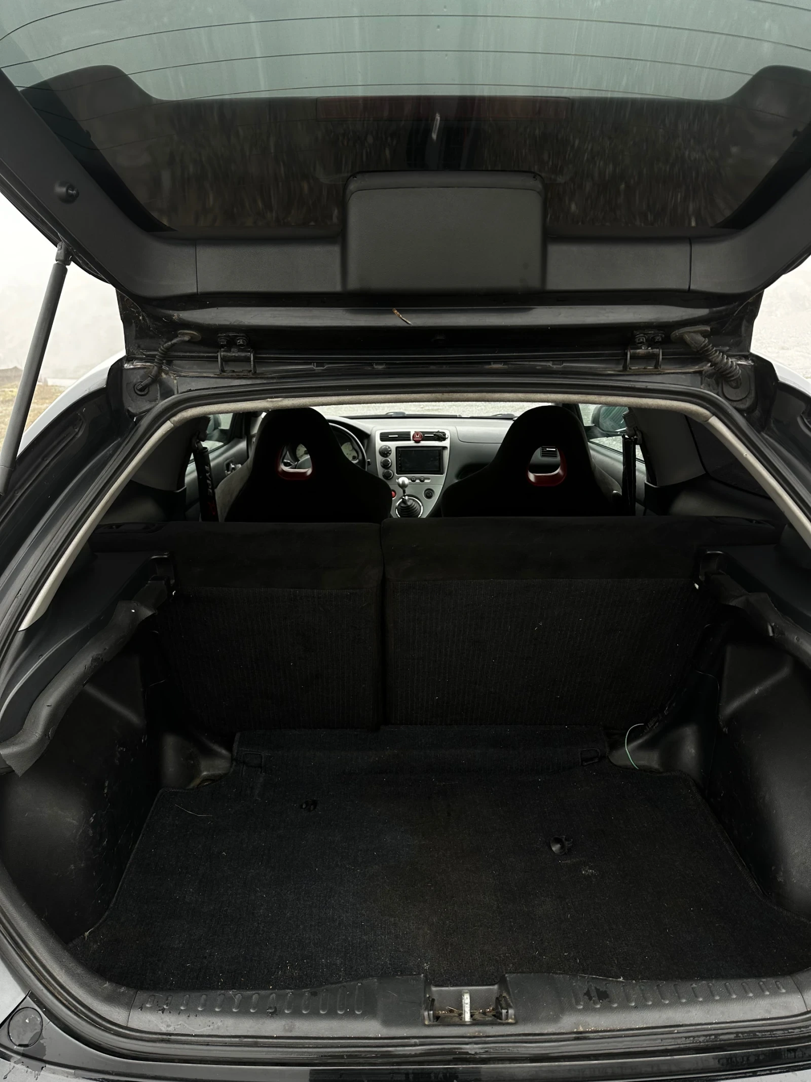 Honda Civic 1.7 CDTi Sport (Type R Look), снимка 10 - Автомобили и джипове - 54209354