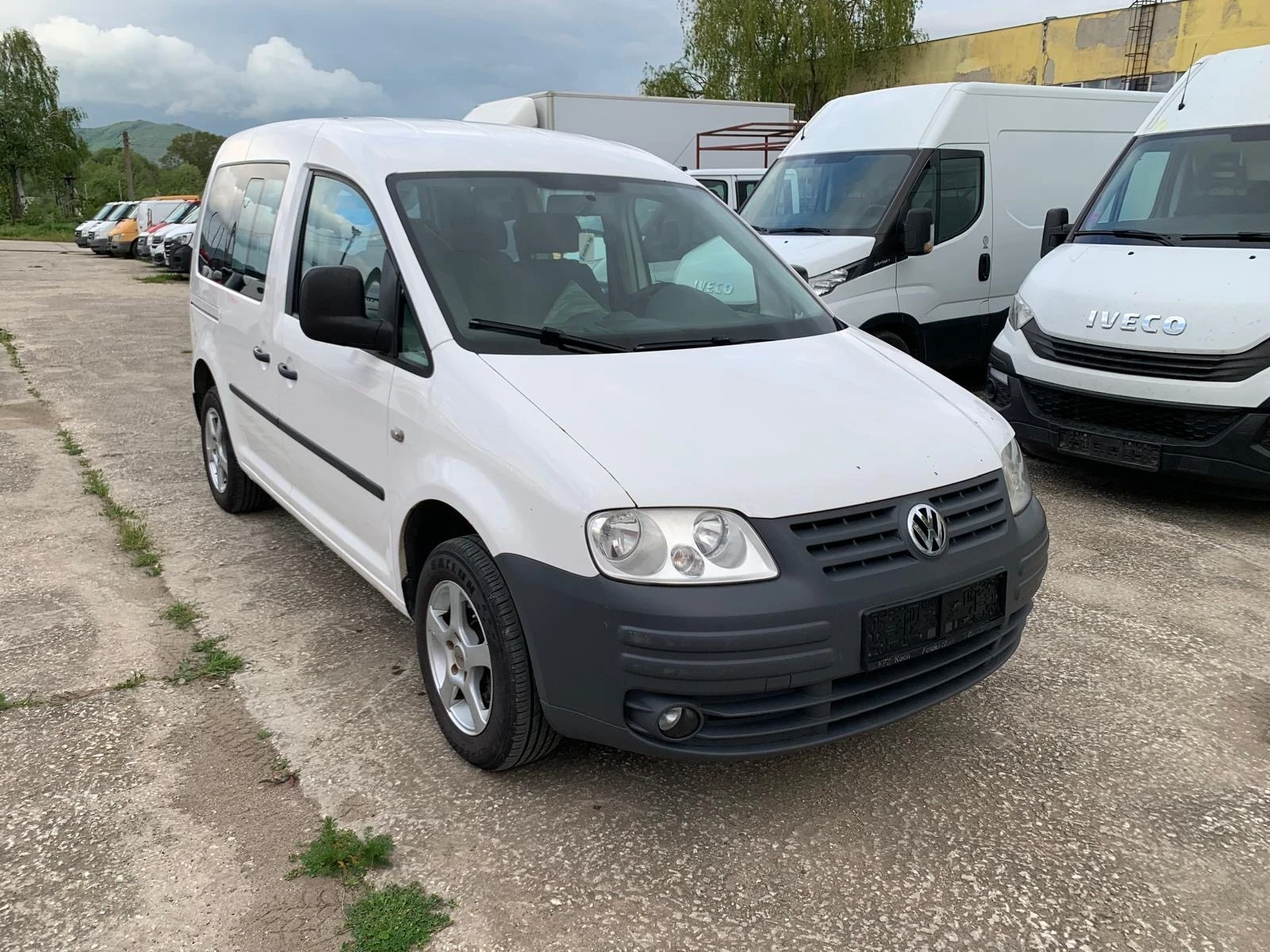 VW Caddy 1.9 TDI Климатик, снимка 3 - Автомобили и джипове - 54487412
