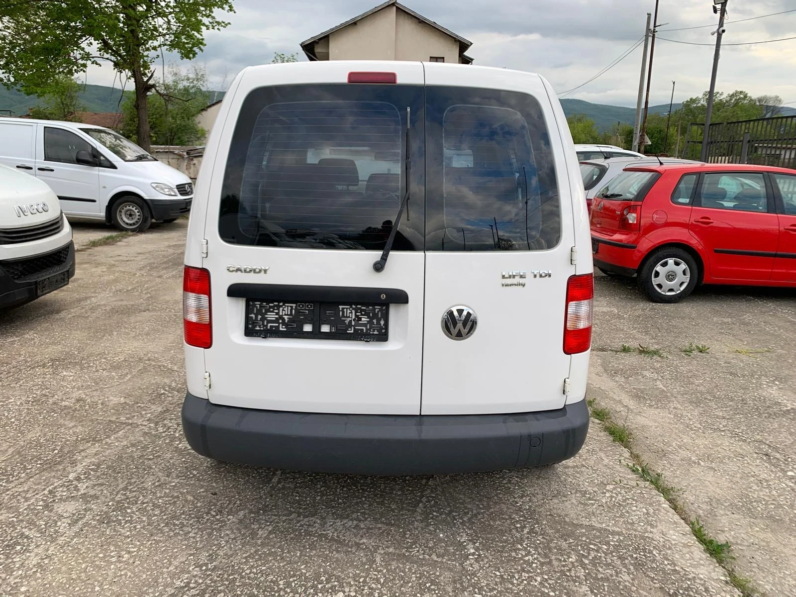 VW Caddy 1.9 TDI Климатик, снимка 6 - Автомобили и джипове - 54487412