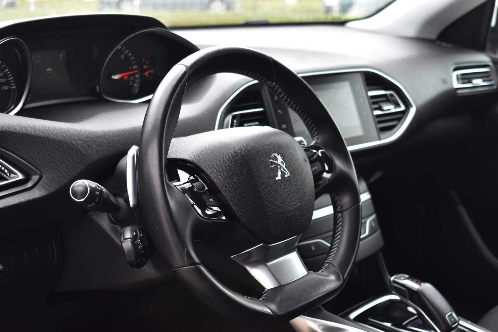Peugeot 308 SW* AUTOMAT* FULL-LED, снимка 8 - Автомобили и джипове - 54608888