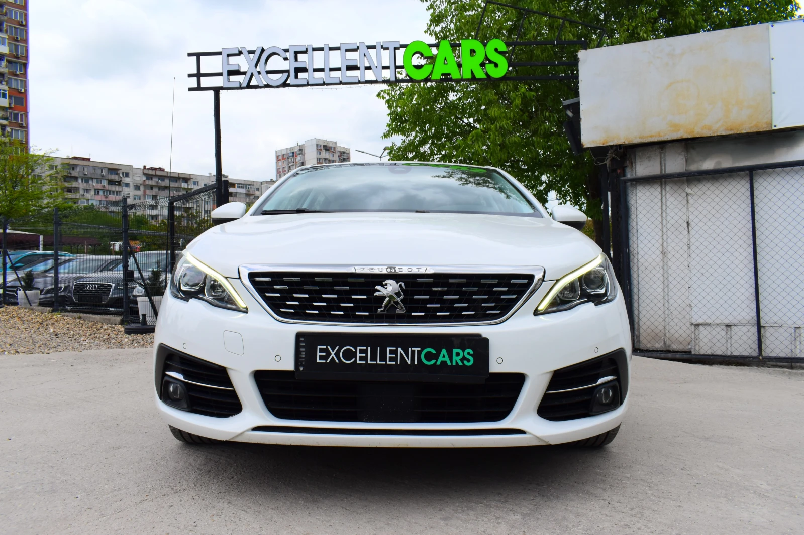 Peugeot 308 SW* AUTOMAT* FULL-LED, снимка 6 - Автомобили и джипове - 54608888