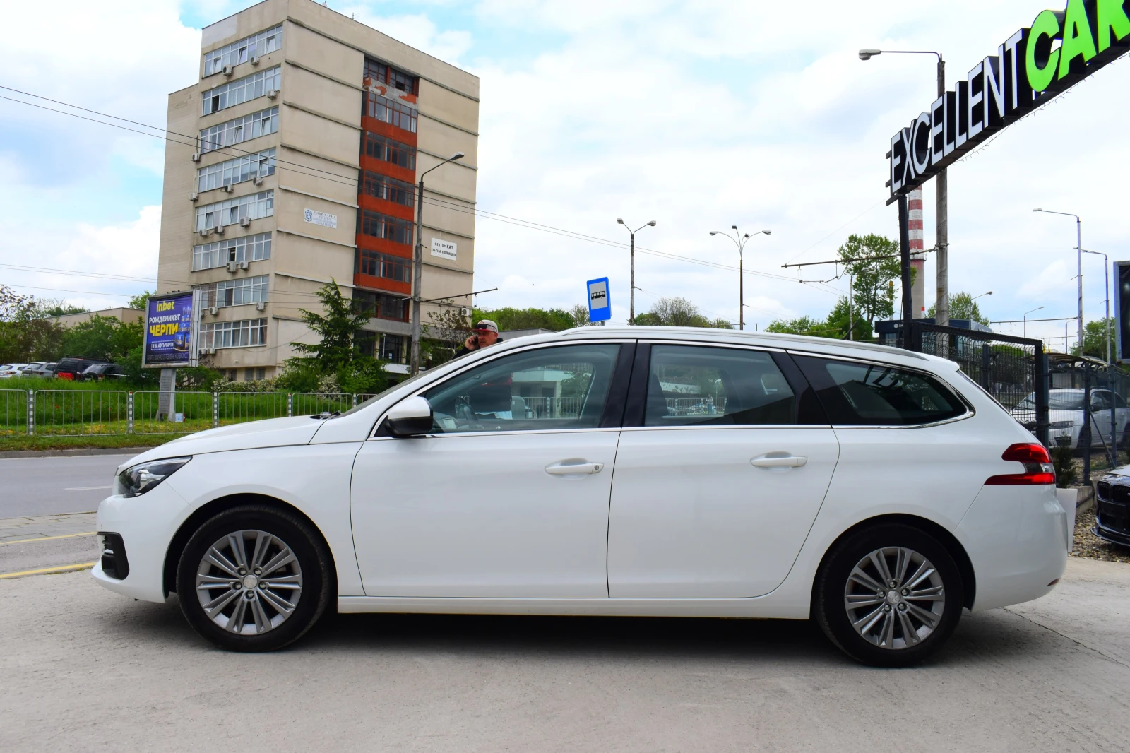 Peugeot 308 SW* AUTOMAT* FULL-LED, снимка 2 - Автомобили и джипове - 54608888