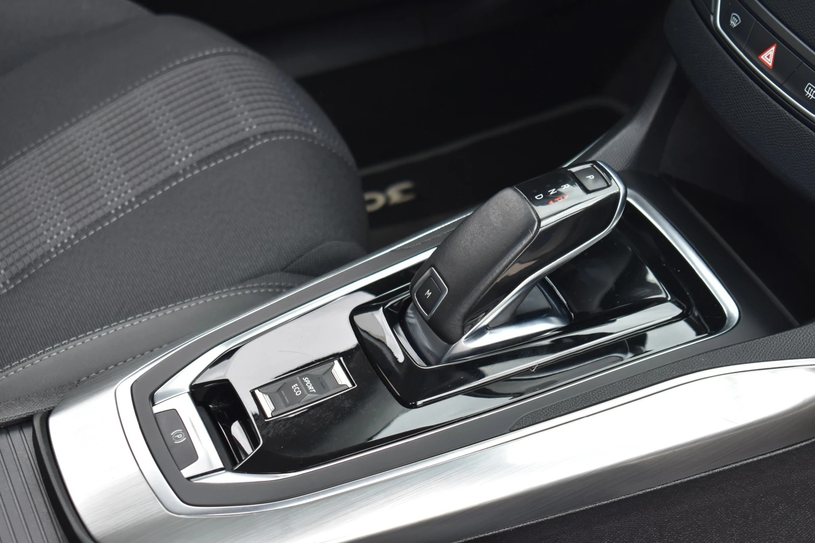 Peugeot 308 SW* AUTOMAT* FULL-LED, снимка 12 - Автомобили и джипове - 54608888