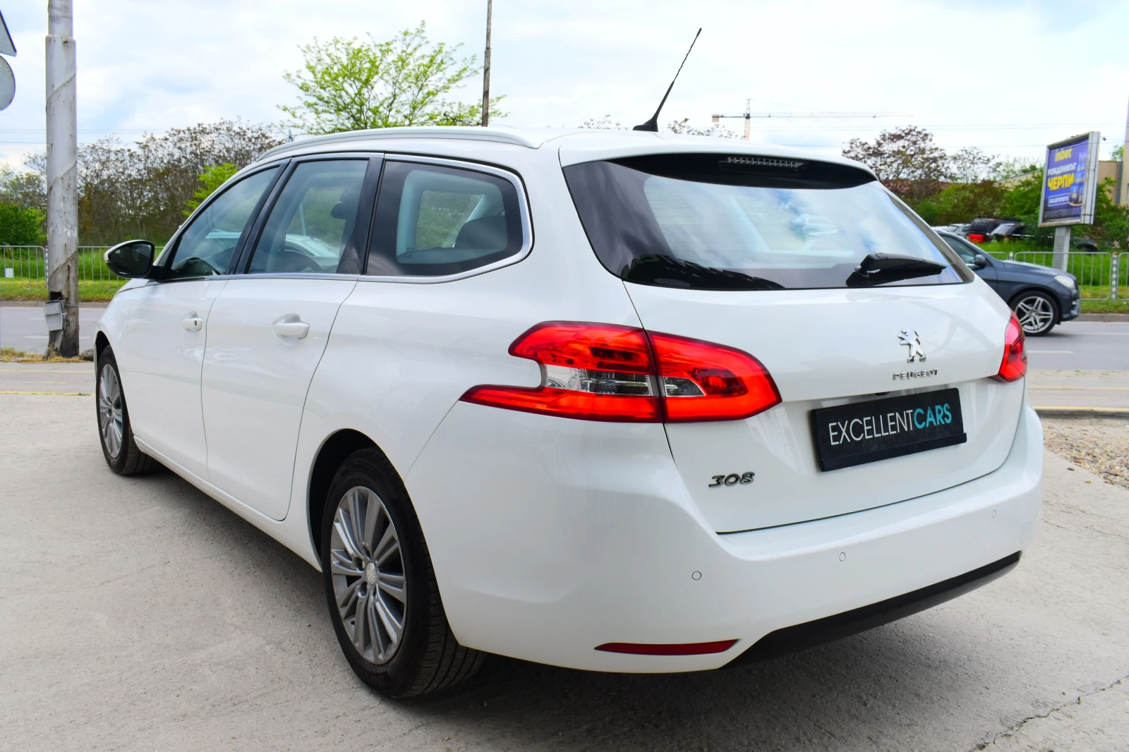 Peugeot 308 SW* AUTOMAT* FULL-LED, снимка 3 - Автомобили и джипове - 54608888