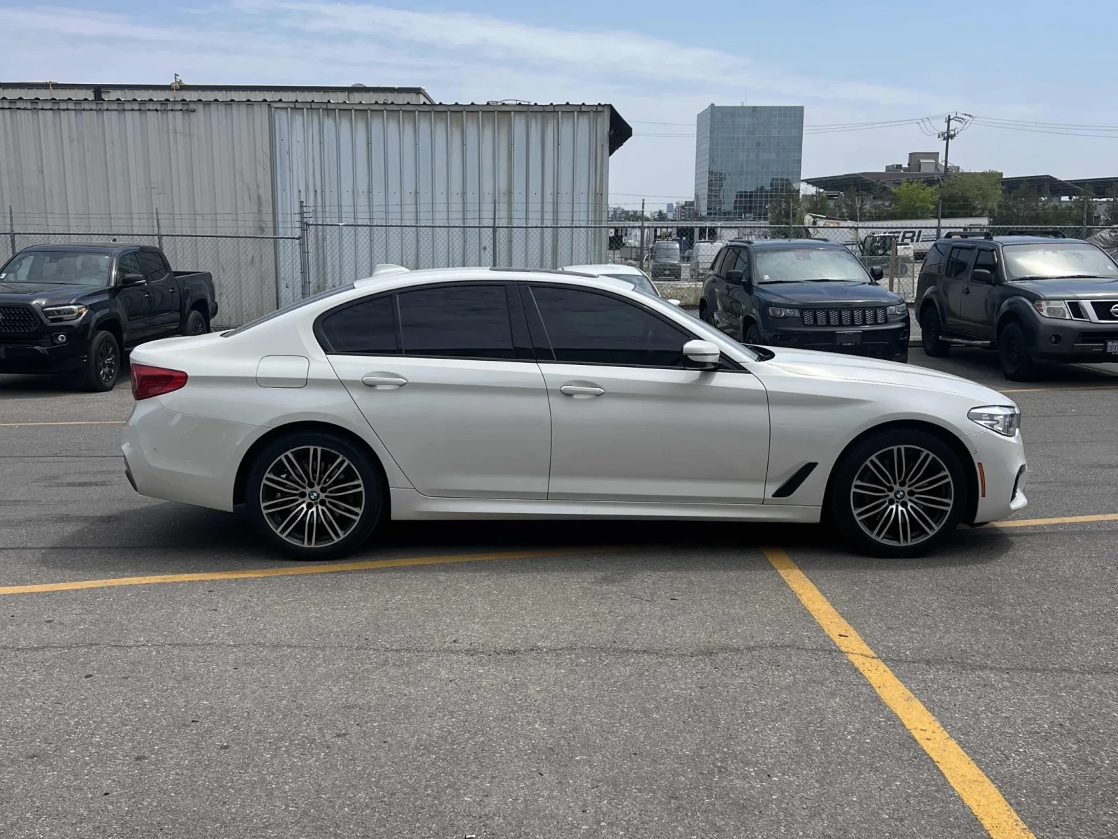 BMW 530 i xDrive * ОБДУХВАНЕ * ПОДГРЕВИ * CARFAX, снимка 4 - Автомобили и джипове - 54840026