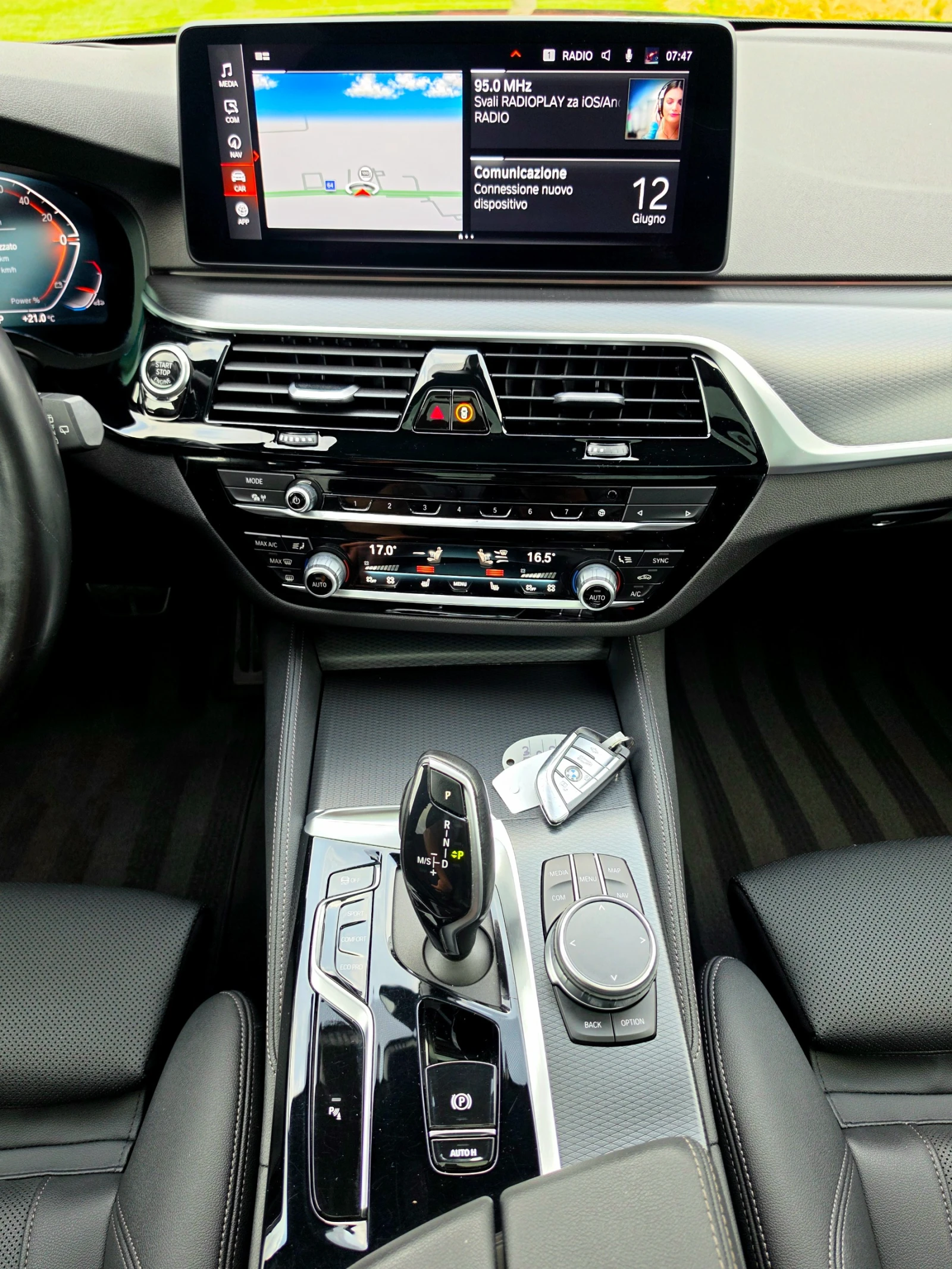 BMW 520 XDRIVE* FACELIFT* M SPORT* PANORAMA* LED* VIRTUAL*, снимка 12 - Автомобили и джипове - 54879568