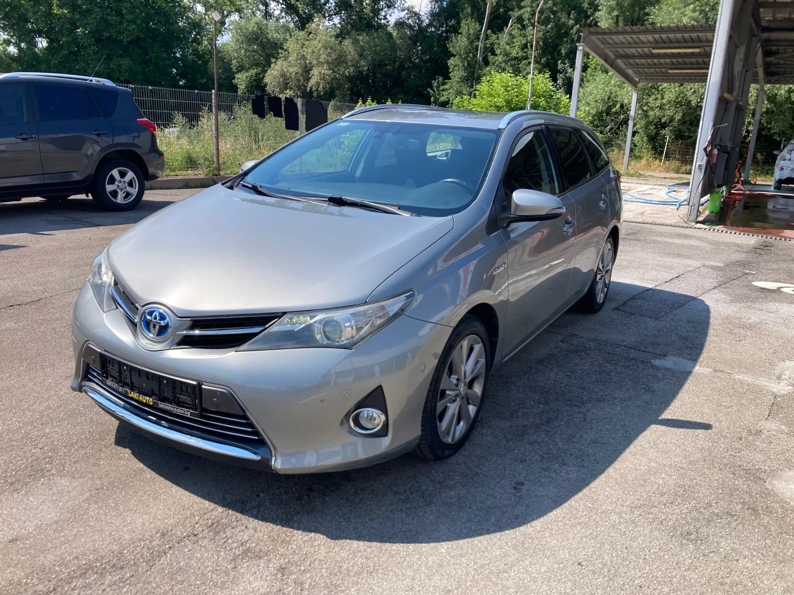 Toyota Auris 1.8 Benzin+ Hibrid 99ks FULL Ekstri