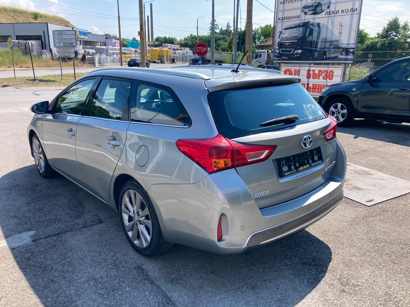 Toyota Auris 1.8 Benzin+ Hibrid 99ks FULL Ekstri, снимка 5 - Автомобили и джипове - 55064402