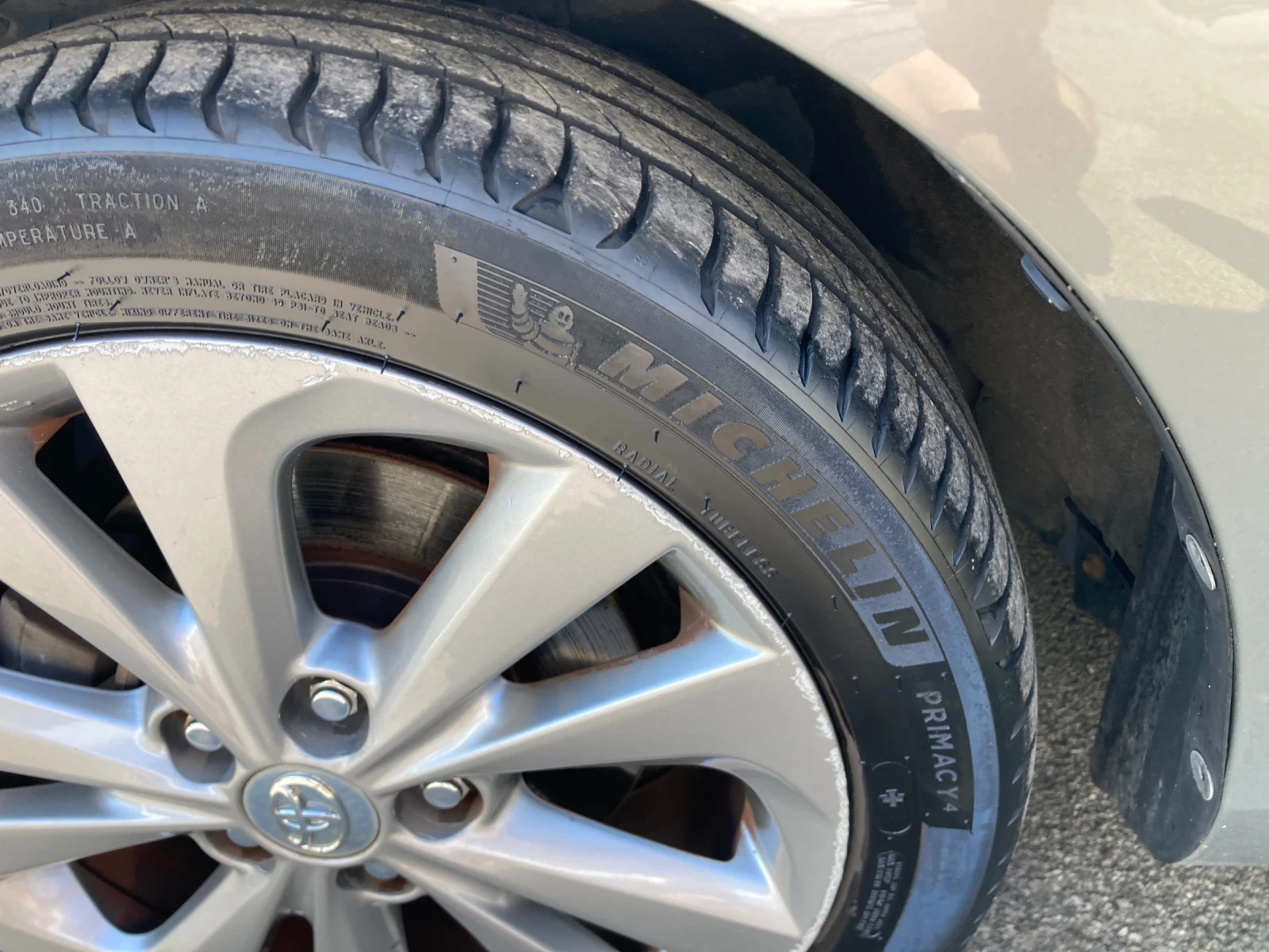Toyota Auris 1.8 Benzin+ Hibrid 99ks FULL Ekstri, снимка 16 - Автомобили и джипове - 55064402