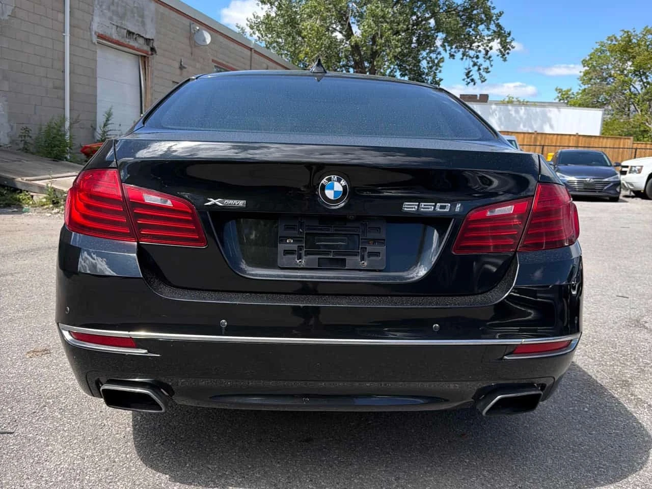 BMW 550 * 550i xDrive * CARFAX * БЕЗ ПЪРВОНАЧАЛНА ВНОСКА, снимка 4 - Автомобили и джипове - 55748321
