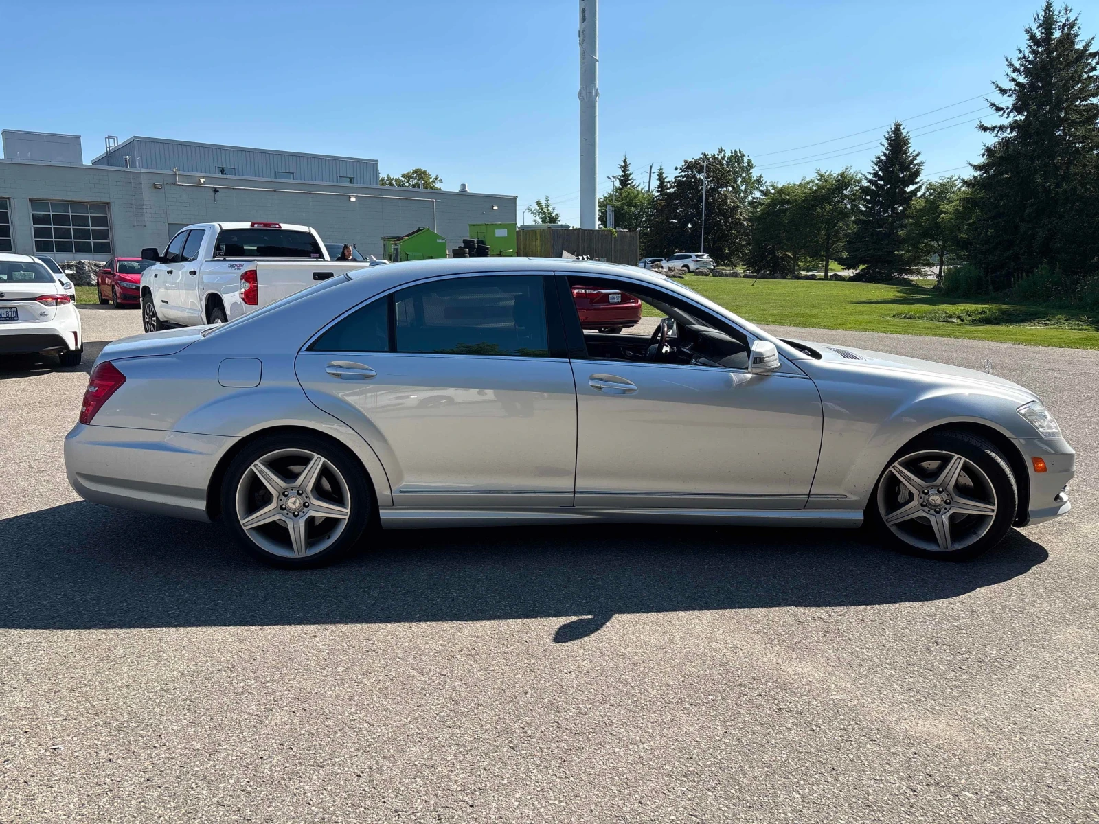 Mercedes-Benz S 550  CARFAX / АВТОКРЕДИТ / ЦЕНА ДО БЪЛГАРИЯ, снимка 3 - Автомобили и джипове - 55911764