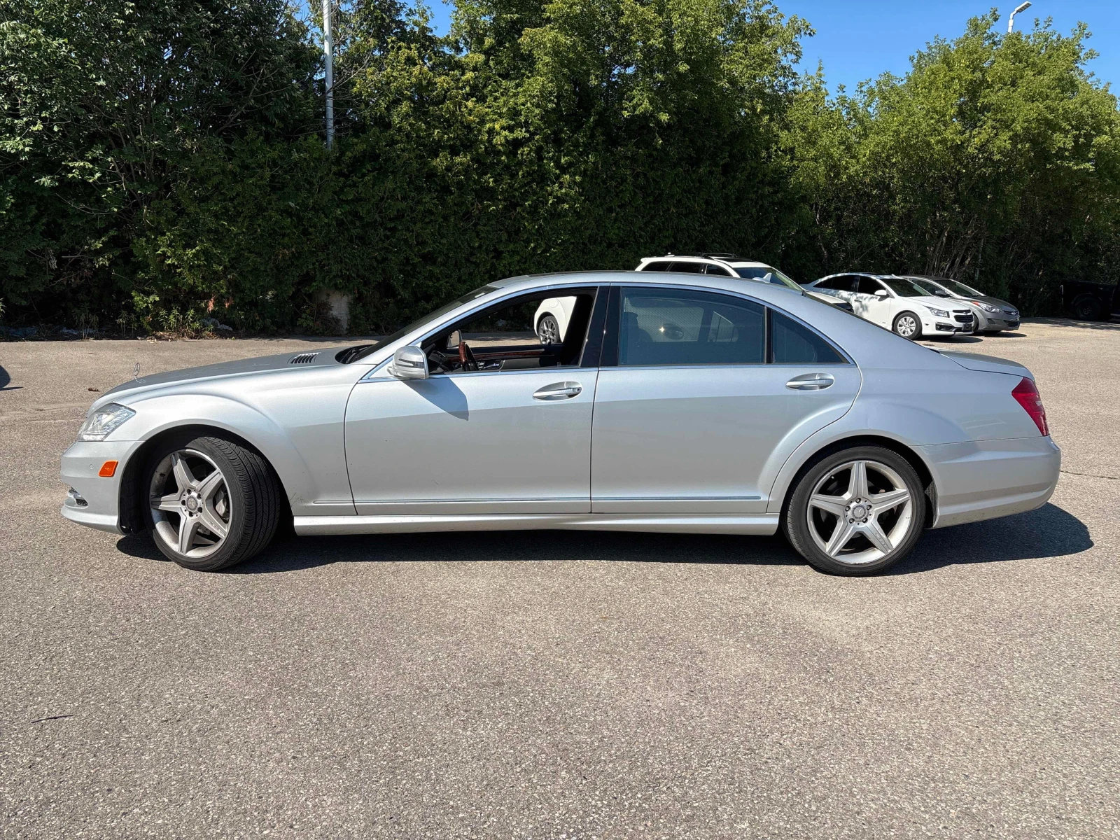 Mercedes-Benz S 550  CARFAX / АВТОКРЕДИТ / ЦЕНА ДО БЪЛГАРИЯ, снимка 2 - Автомобили и джипове - 55911764