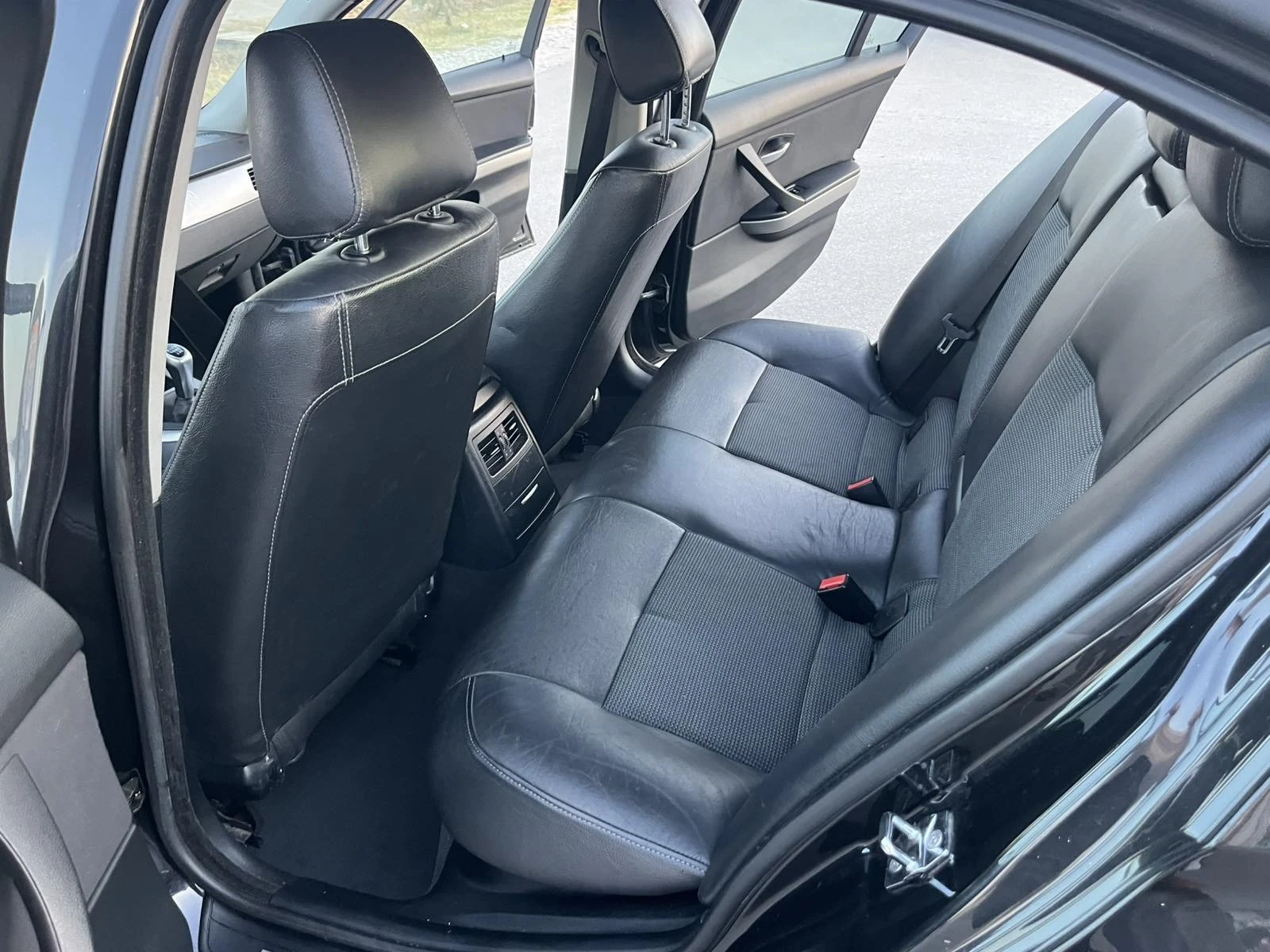 BMW 320 2.0d 163кс 6 ск EURO 4 КОЖА С ПОДГРЕВ, снимка 9 - Автомобили и джипове - 56154794