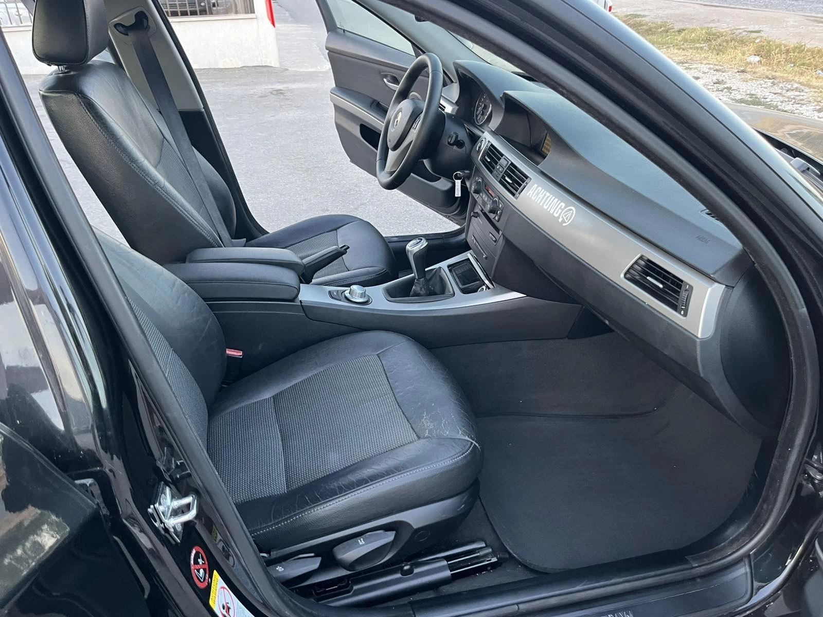 BMW 320 2.0d 163кс 6 ск EURO 4 КОЖА С ПОДГРЕВ, снимка 11 - Автомобили и джипове - 56154794